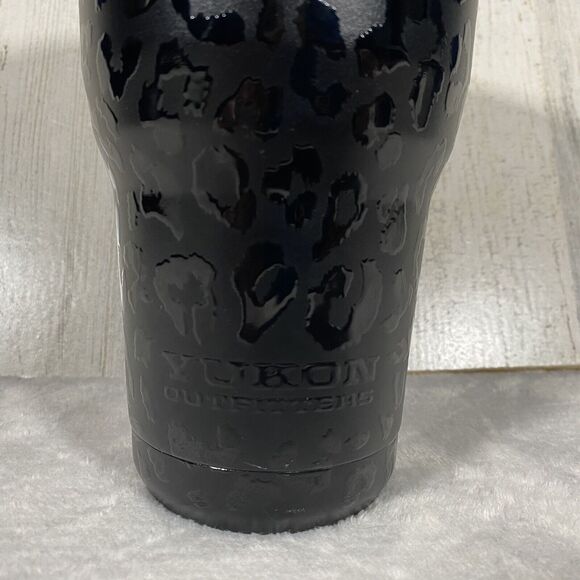 Yukon Outfitters Freedom 30oz Black W/ Leopard Pattern Insulated Tumbler - Picture 2 of 4